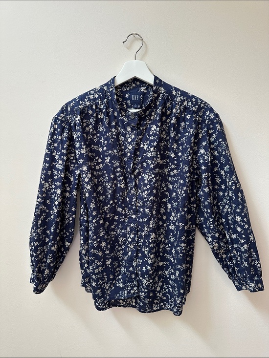 GAP Tops - GAP Navy Blue Floral Button-Front Top